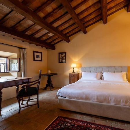 Palazzo Viviani Castello Di Montegridolfo Hotel Luaran gambar