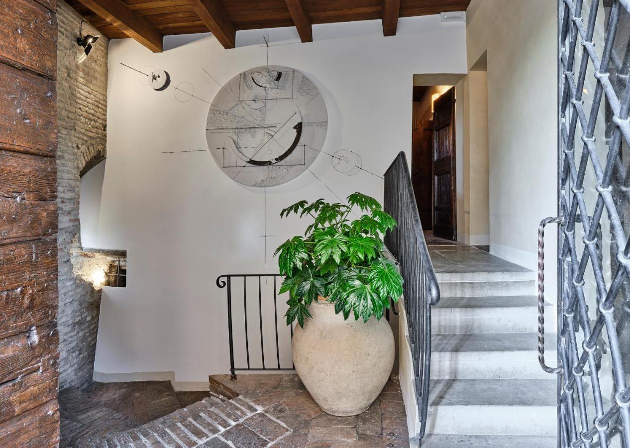 Palazzo Viviani Castello Di Montegridolfo Hotel Luaran gambar