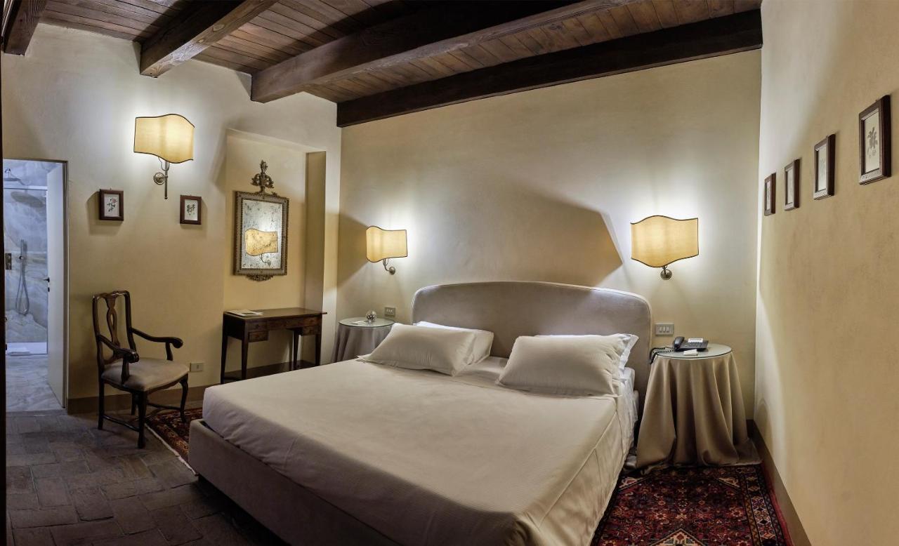 Palazzo Viviani Castello Di Montegridolfo Hotel Luaran gambar