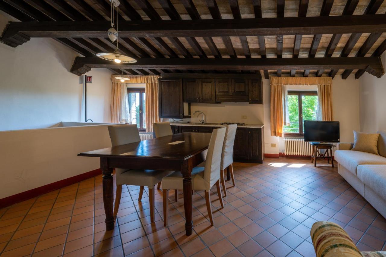 Palazzo Viviani Castello Di Montegridolfo Hotel Luaran gambar