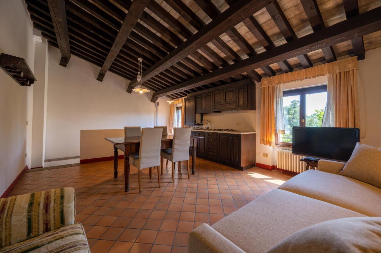 Palazzo Viviani Castello Di Montegridolfo Hotel Luaran gambar