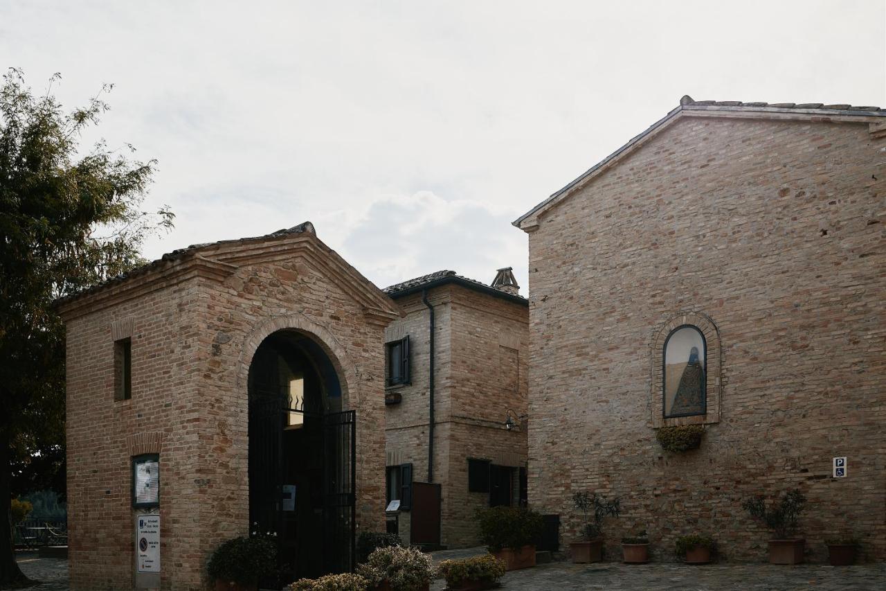 Palazzo Viviani Castello Di Montegridolfo Hotel Luaran gambar