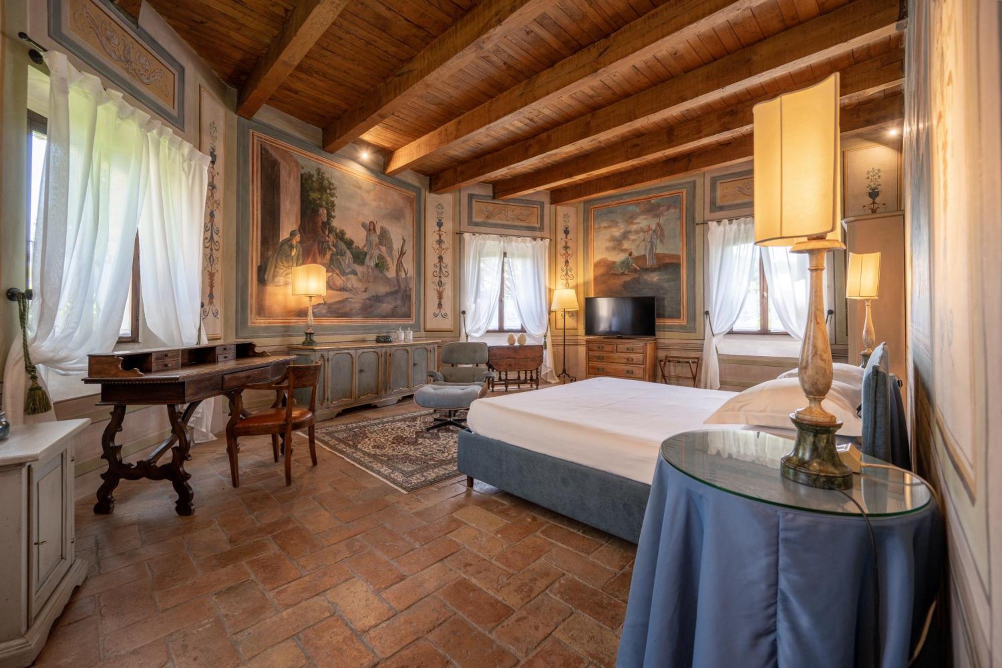 Palazzo Viviani Castello Di Montegridolfo Hotel Bilik gambar