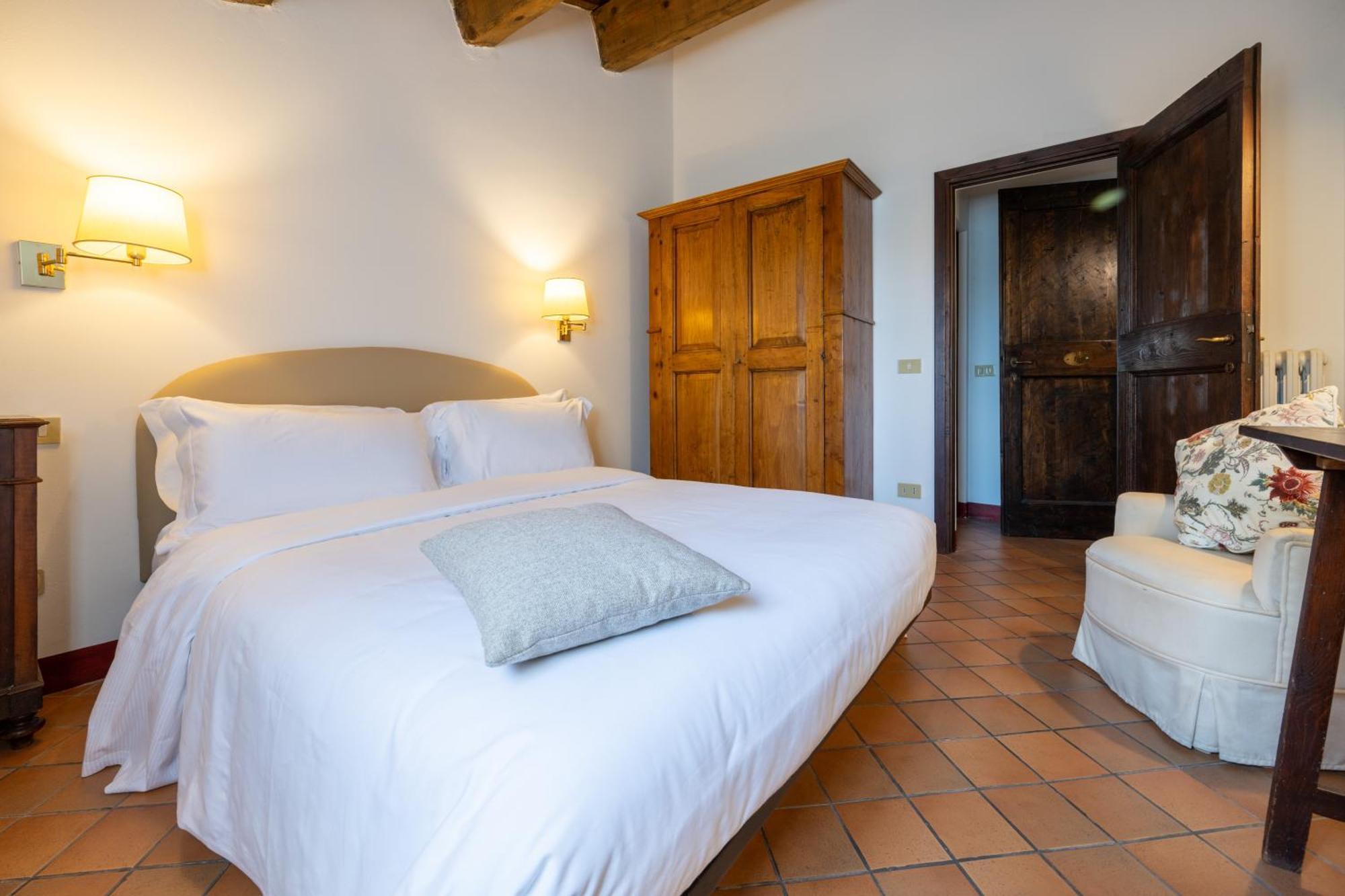 Palazzo Viviani Castello Di Montegridolfo Hotel Luaran gambar