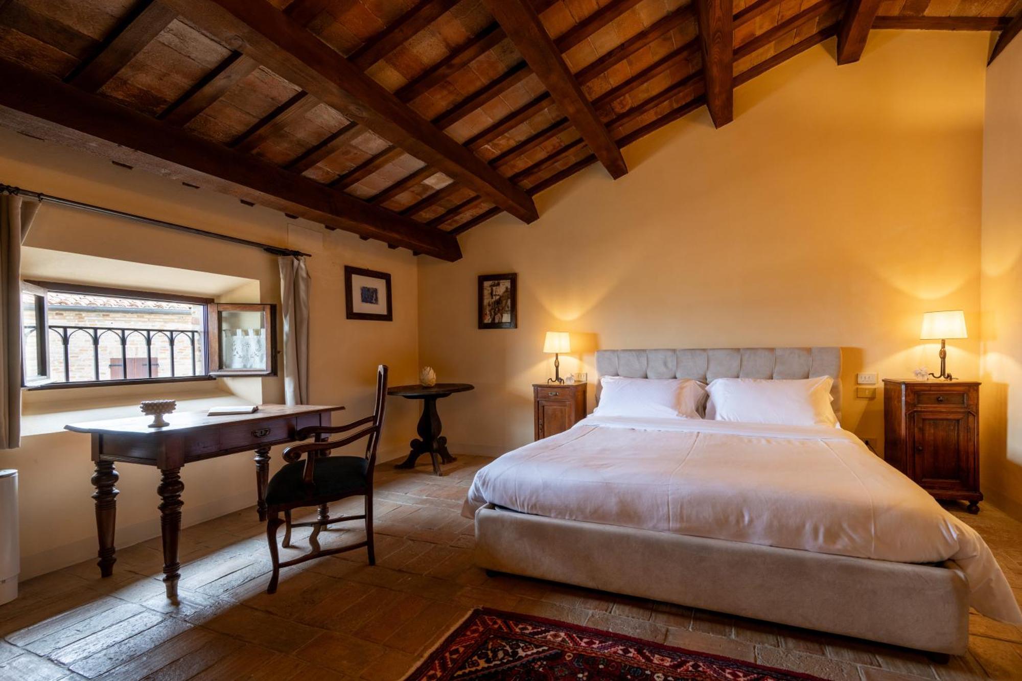 Palazzo Viviani Castello Di Montegridolfo Hotel Luaran gambar