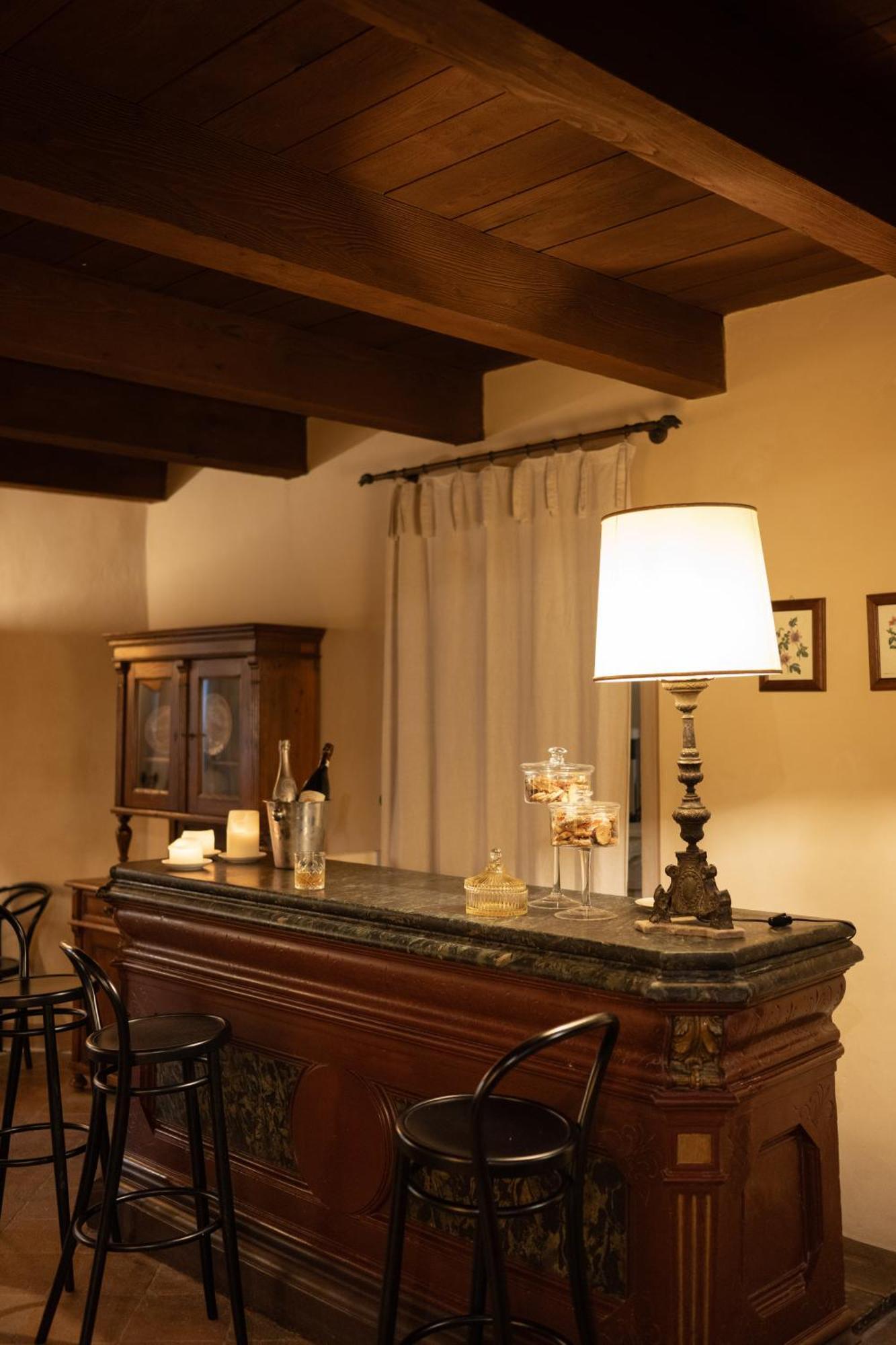 Palazzo Viviani Castello Di Montegridolfo Hotel Luaran gambar