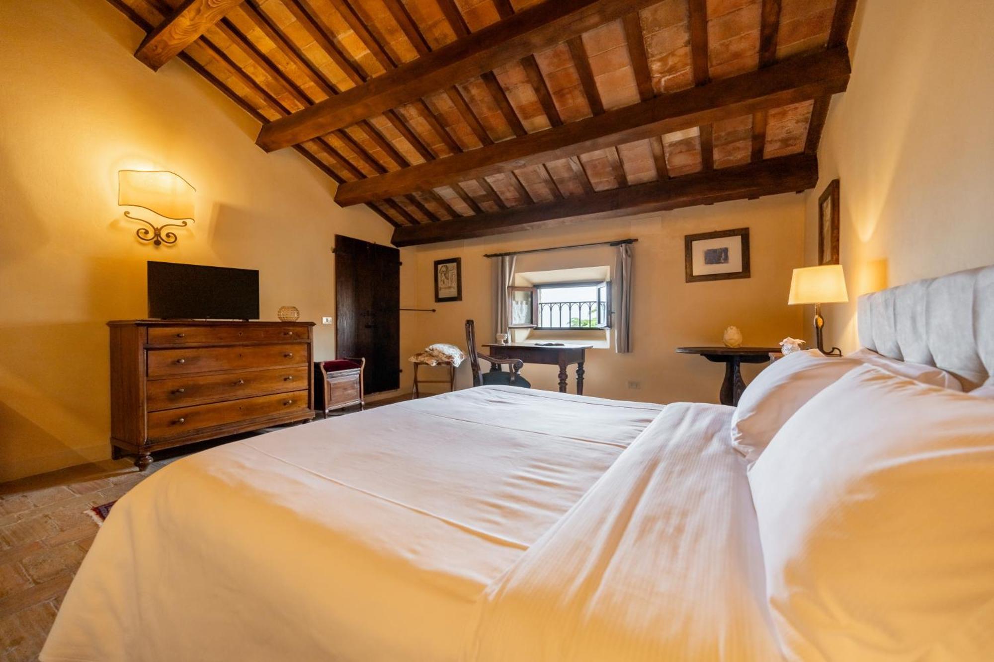 Palazzo Viviani Castello Di Montegridolfo Hotel Luaran gambar