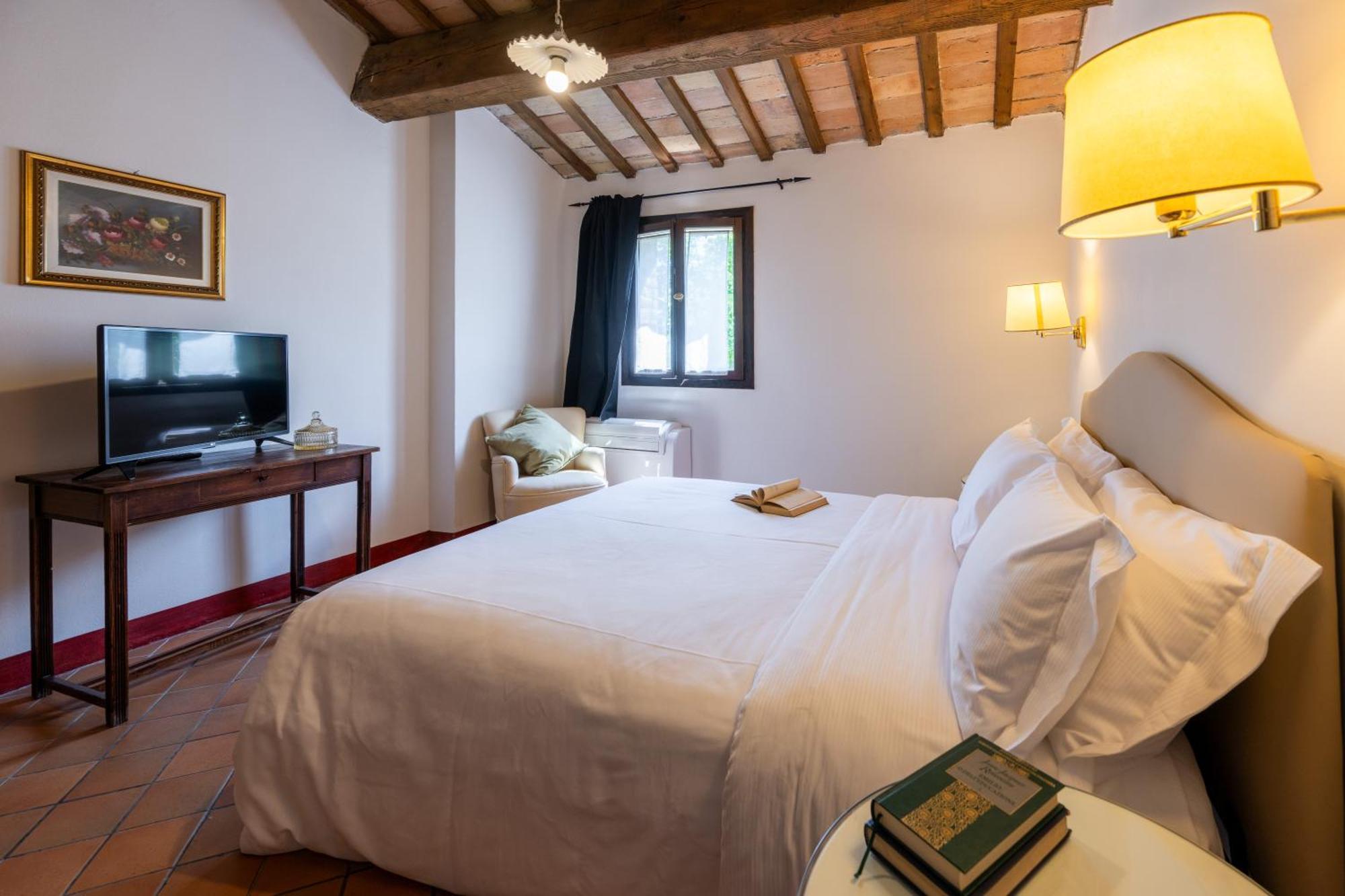 Palazzo Viviani Castello Di Montegridolfo Hotel Luaran gambar