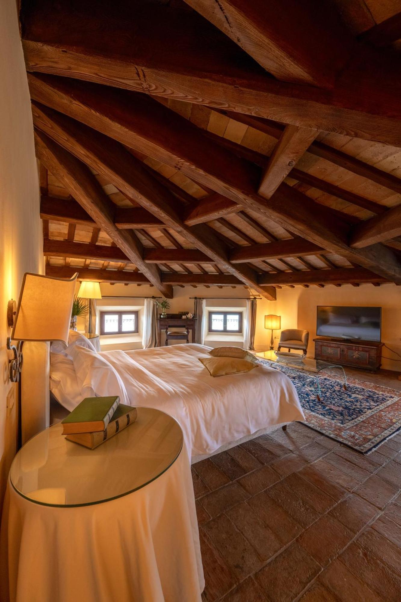 Palazzo Viviani Castello Di Montegridolfo Hotel Luaran gambar