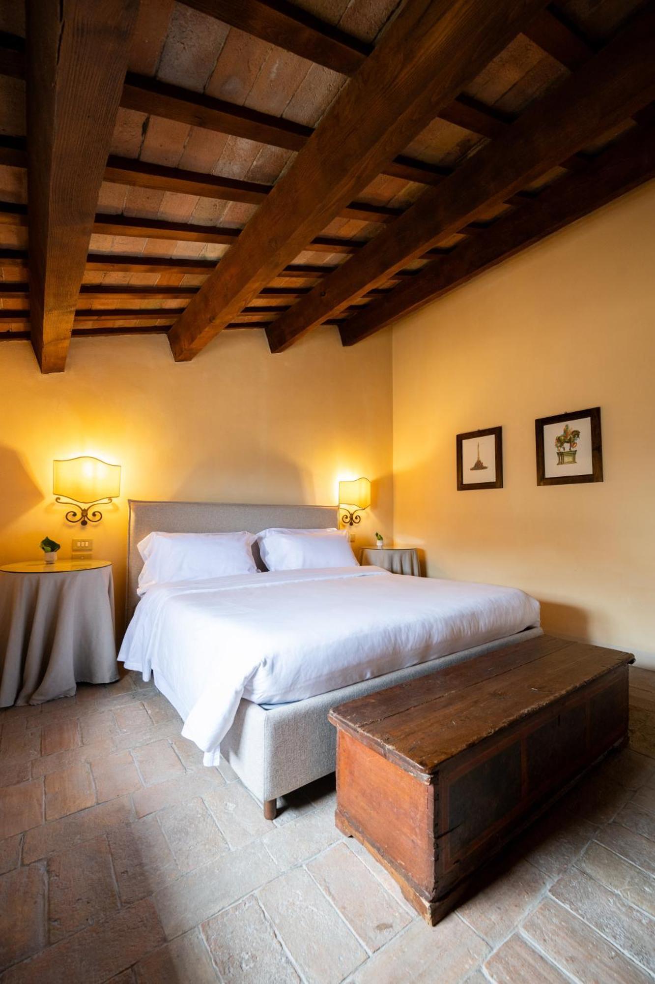 Palazzo Viviani Castello Di Montegridolfo Hotel Luaran gambar